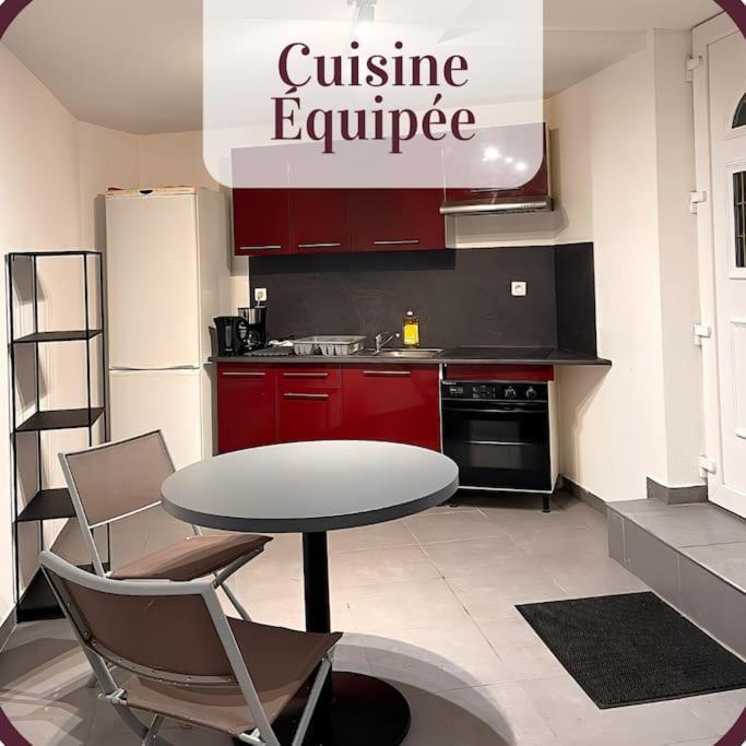 Appartement 2 Pieces Rdc En Duplex Vue Cour Parking Gratuit A 20Metres Roanne Eksteriør billede